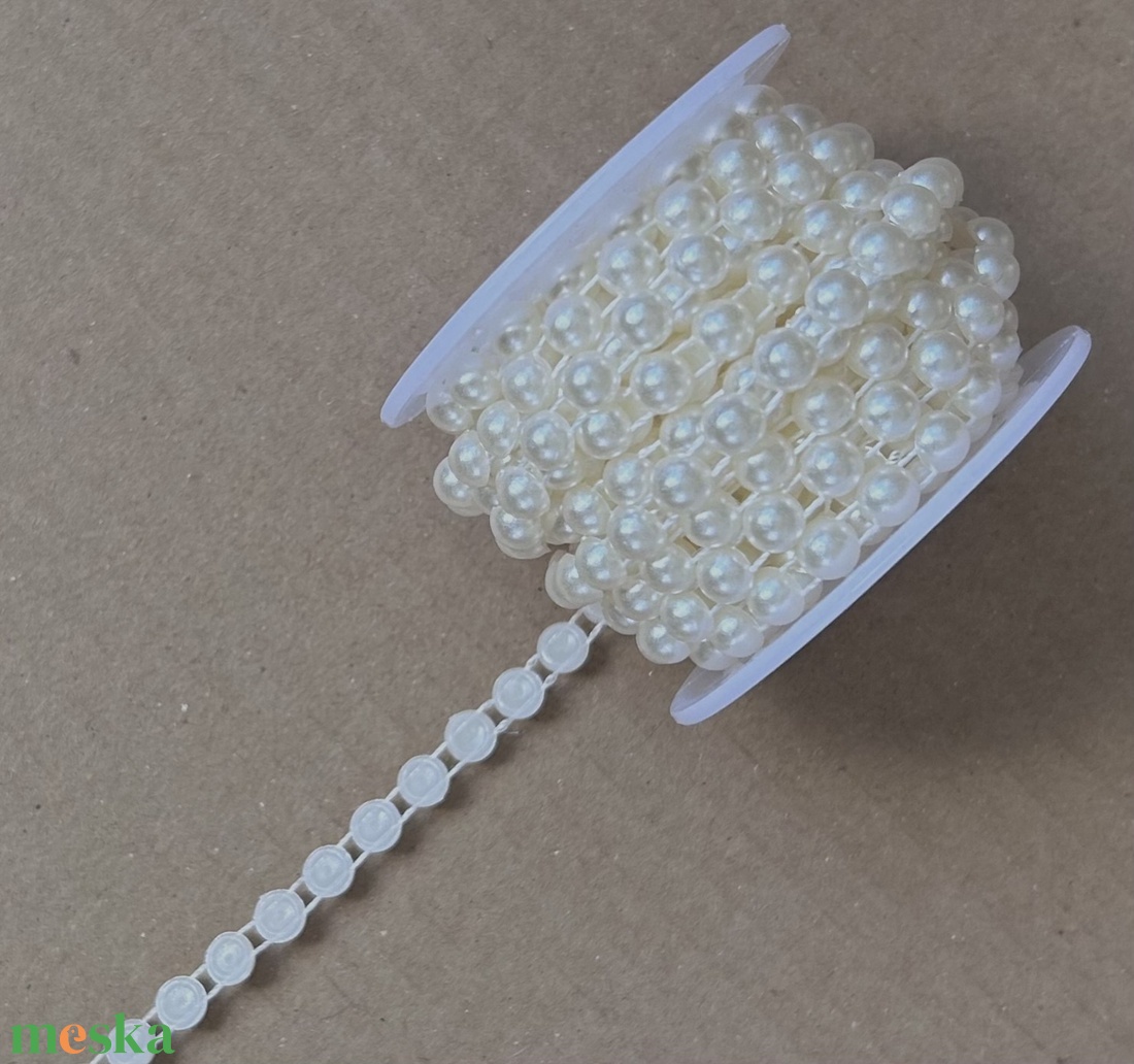 2m akril félgyöngy - varrható/ragasztható díszítőelem - kellékek & szerszámok - méteráru - felvarrható, vasalható kellék - Meska.hu