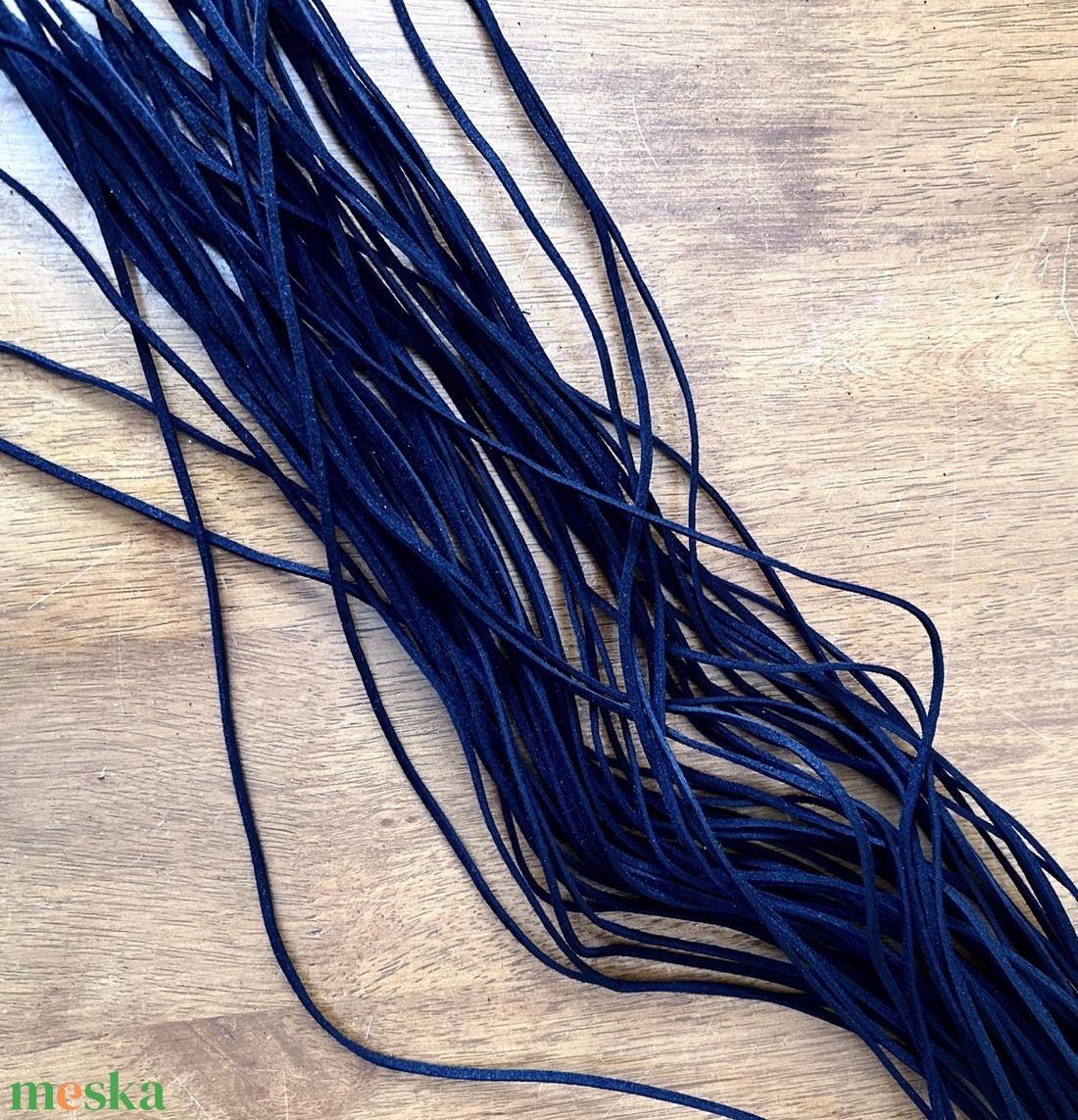 30db hasított bőrszál - 100cm/db - (70ft/db) - kellékek & szerszámok - rövidáru - fonal, cérna - bőr szál - Meska.hu