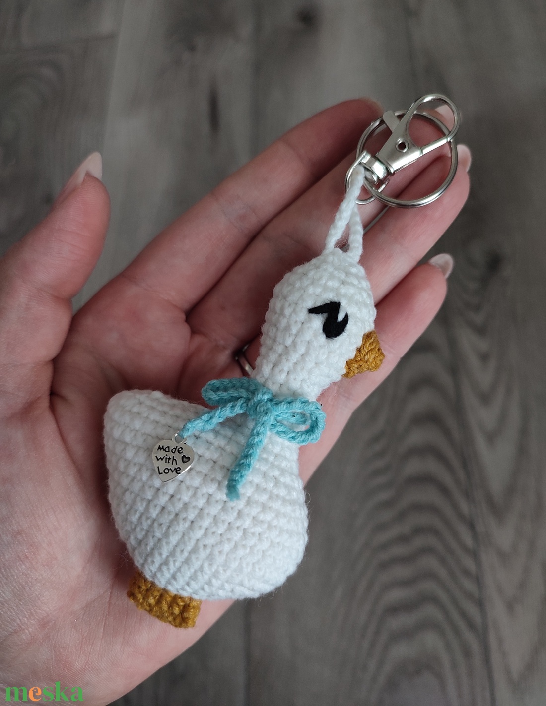 Horgolt libás kulcstartó  - táska & tok - kulcstartó & táskadísz - kulcstartó - Meska.hu