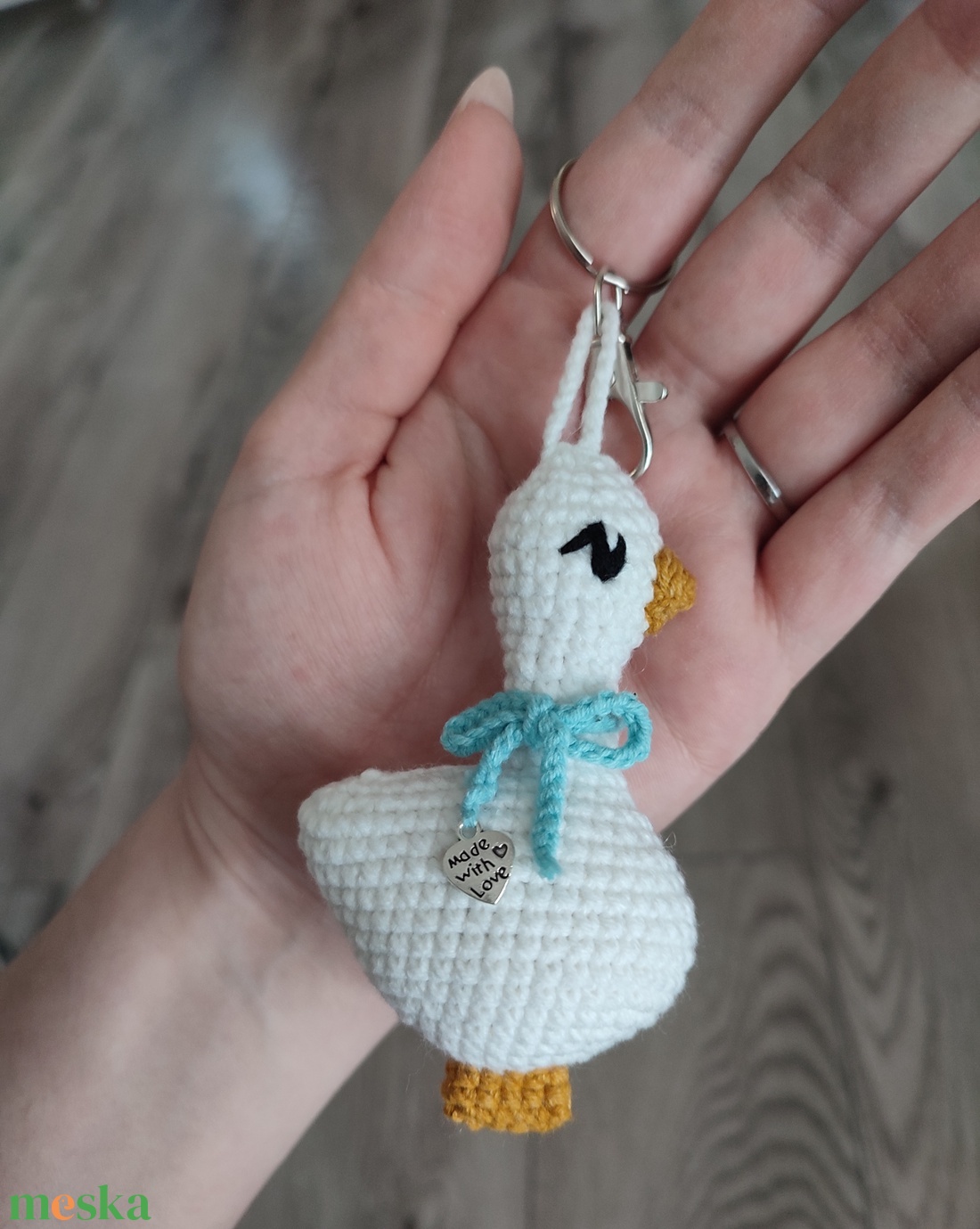 Horgolt libás kulcstartó  - táska & tok - kulcstartó & táskadísz - kulcstartó - Meska.hu