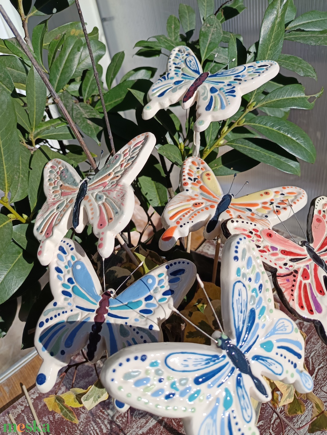 Pillangók kerámiából - otthon & életmód - ház & kert - bográcsozás, grillezés - Meska.hu