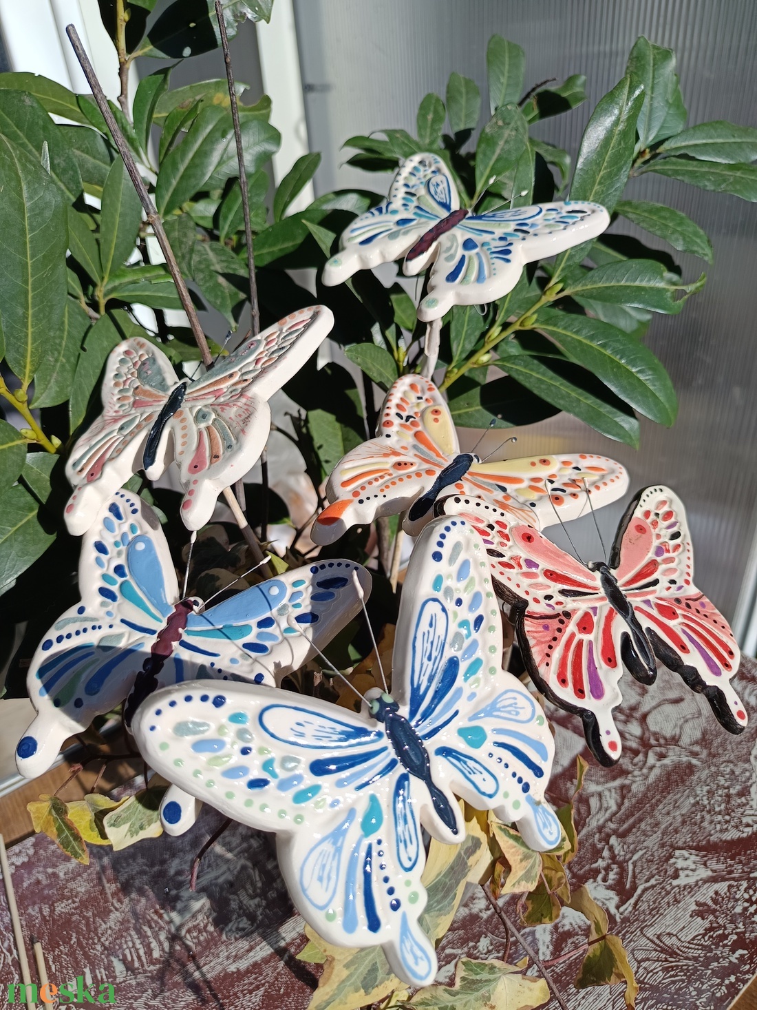 Pillangók kerámiából - otthon & életmód - ház & kert - bográcsozás, grillezés - Meska.hu