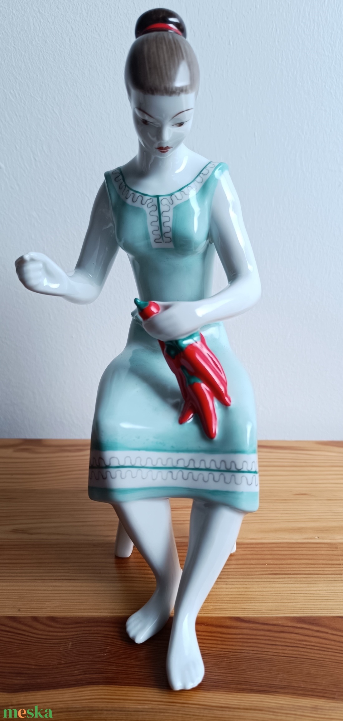 HOLLÓHÁZA - PAPRIKAFŰZŐ NŐ - otthon & életmód - dekoráció - dísztárgy - Meska.hu HOLLÓHÁZA - PAPRIKAFŰZŐ NŐ - otthon & életmód - dekoráció - dísztárgy - Meska.hu