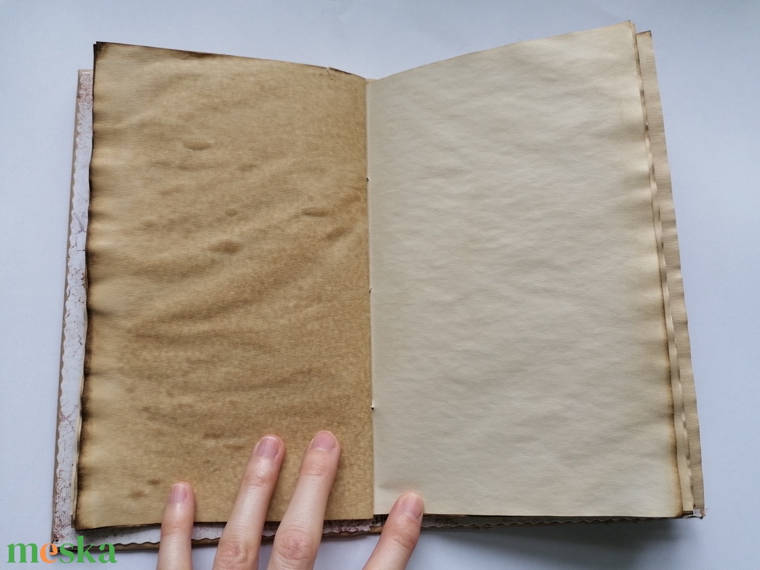 Kézzel fűzött vintage stílusú napló kávéval festett lapokkal  - otthon & lakás - papír írószer - jegyzetfüzet & napló - Meska.hu