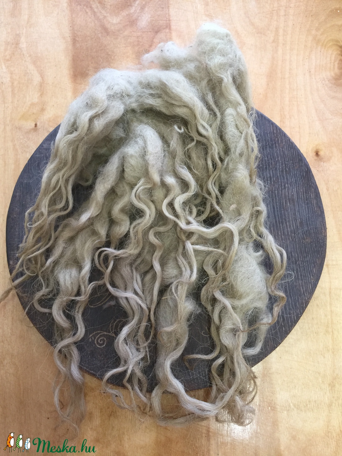 Natúr természetes babahaj. Göndör gypju tincsek szőke szinekben. Kézzel festett natur gyapju - kellékek & szerszámok - gyapjúfonal - gyapjúfonal - Meska.hu