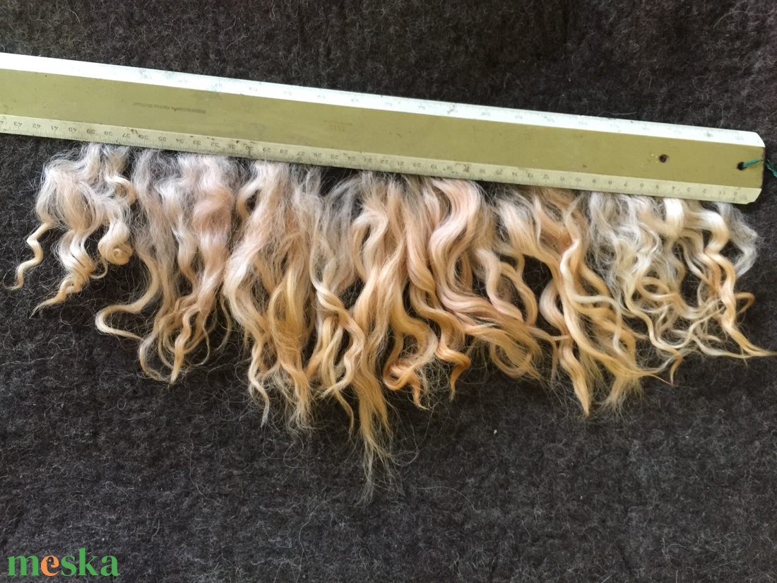 Szőke természetes moher babahaj. Göndör mohair tincsek babakészitéshez. Kézzel festett természetes angora. - kellékek & szerszámok - rövidáru - fonal, cérna - gyapjúfonal - Meska.hu Szőke természetes moher babahaj. Göndör mohair tincsek babakészitéshez. Kézzel festett természetes angora. - kellékek & szerszámok - rövidáru - fonal, cérna - gyapjúfonal - Meska.hu