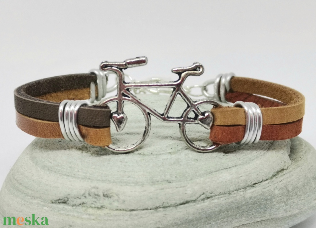 Biciklis karkötő - ékszer - karkötő - karkötő medállal - Meska.hu