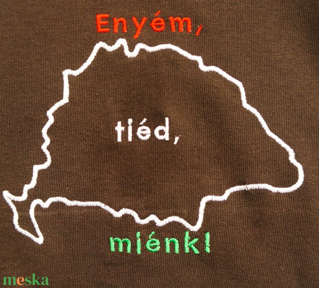 Hímzett póló - ruha & divat - férfi ruha - póló - Meska.hu
