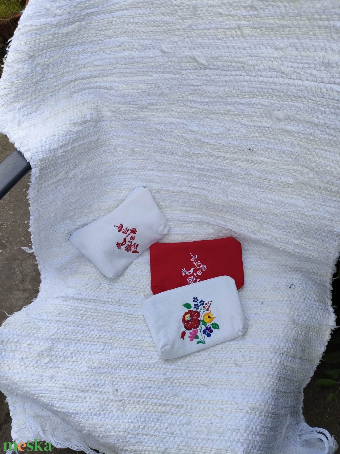 Hímzett neszesszer - más hímzett mintával is kérhető - táska & tok - kézitáska & válltáska - válltáska - Meska.hu Hímzett neszesszer - más hímzett mintával is kérhető - táska & tok - kézitáska & válltáska - válltáska - Meska.hu