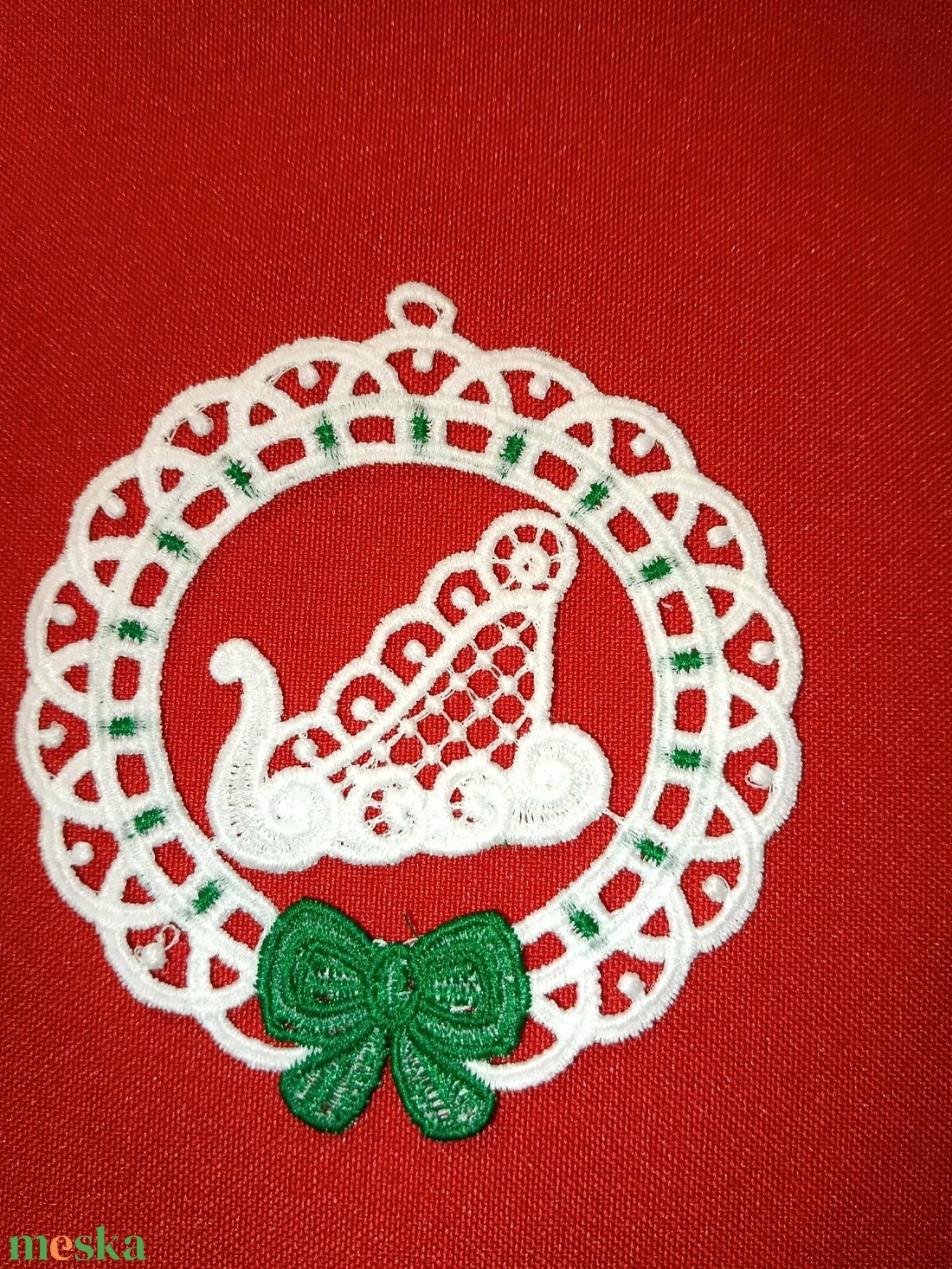 Csipke dísz keretben, többféle, felakasztható - Színes szánkó - karácsony - karácsonyi lakásdekoráció - karácsonyfadíszek - Meska.hu