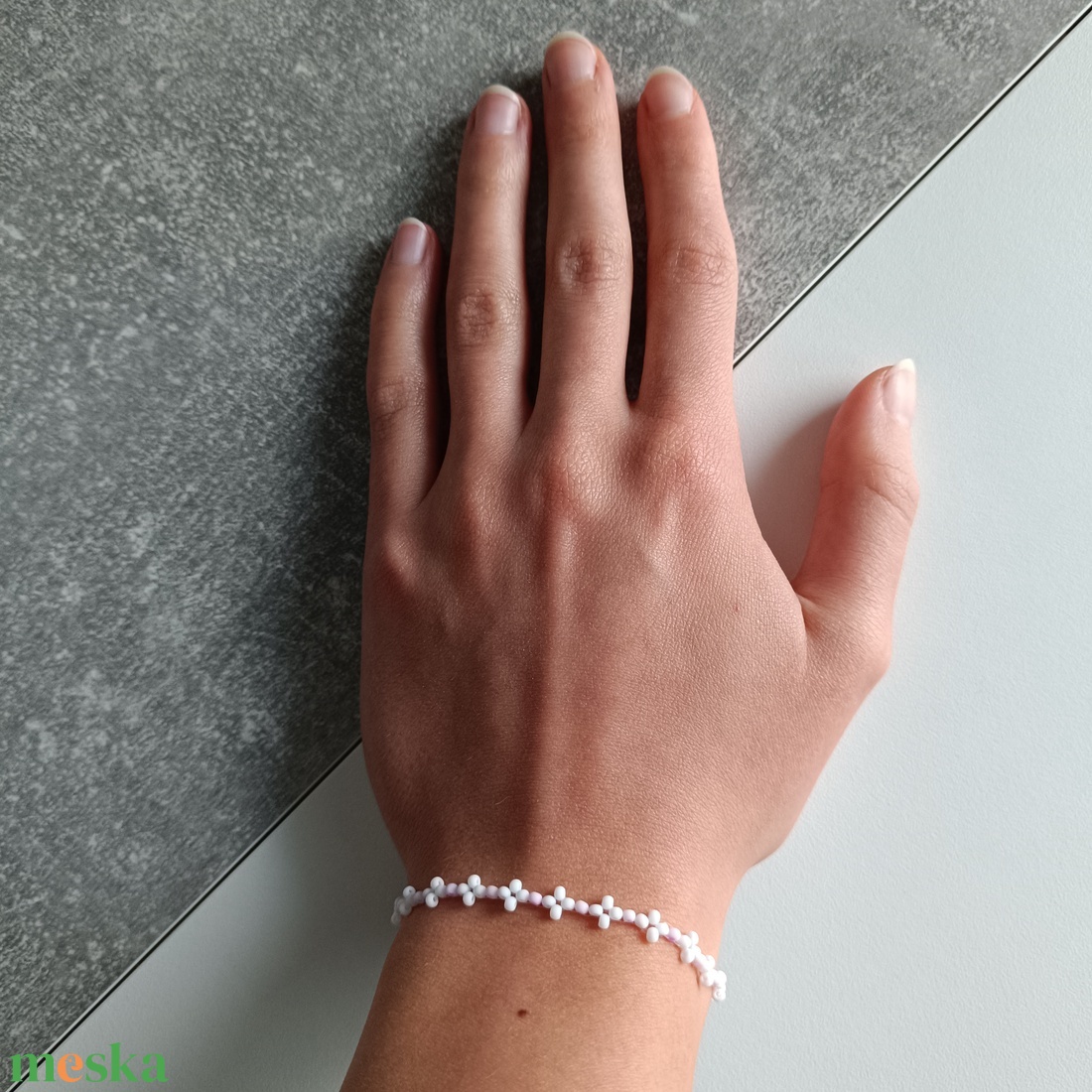 Lila-fehér gyöngy karkötő - ékszer - karkötő - gyöngyös karkötő - Meska.hu Lila-fehér gyöngy karkötő - ékszer - karkötő - gyöngyös karkötő - Meska.hu