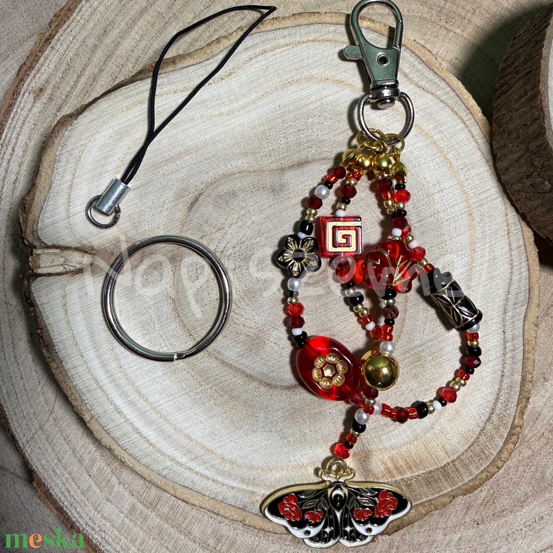 Fekete-piros gyöngy kulcstartó - táska & tok - kulcstartó & táskadísz - kulcstartó - Meska.hu