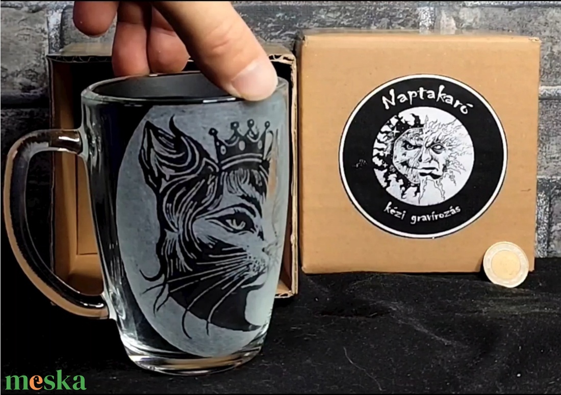 Macska királynős üveg bögre  - otthon & életmód - konyhafelszerelés, tálalás - tálalás - bögre & csésze - Meska.hu