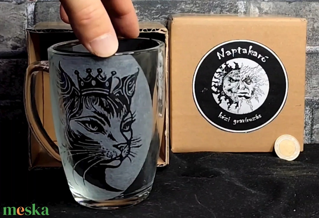 Macska királynős üveg bögre  - otthon & életmód - konyhafelszerelés, tálalás - tálalás - bögre & csésze - Meska.hu