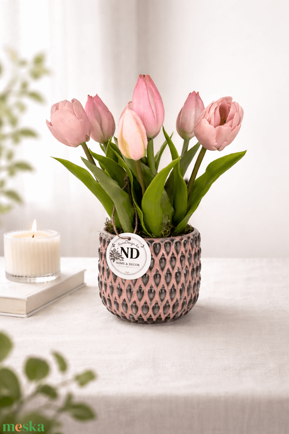 Tavaszi asztaldísz tulipánokkal - otthon & életmód - virágdekoráció - virágdíszek - virágdísz kaspóban - Meska.hu