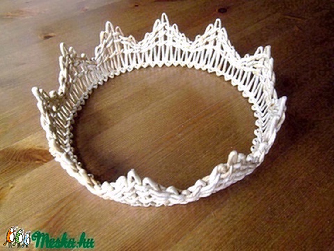 Korona csuhéból - felnőtt  -  - Meska.hu