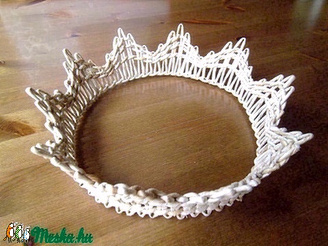 Korona csuhéból - felnőtt  -  - Meska.hu