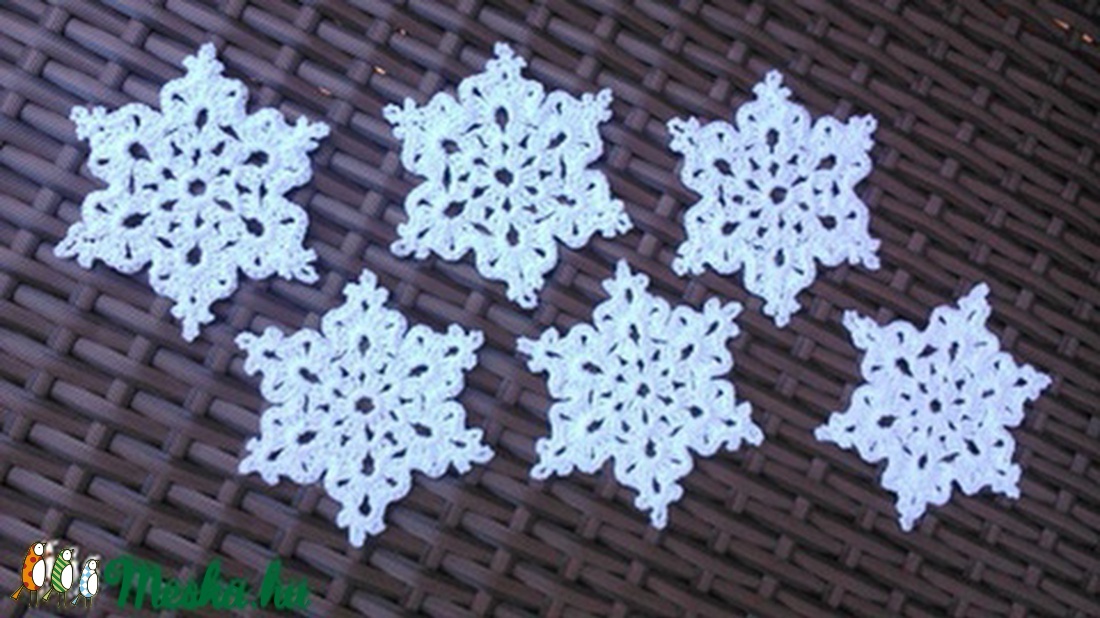 Horgolt hópelyhek I. -  - Meska.hu