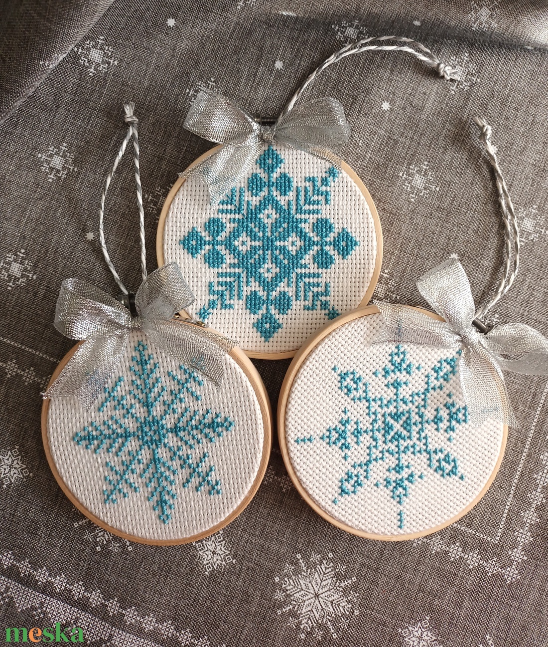 Kék hópelyhek - karácsony - karácsonyi lakásdekoráció - karácsonyi lakásdíszek - Meska.hu