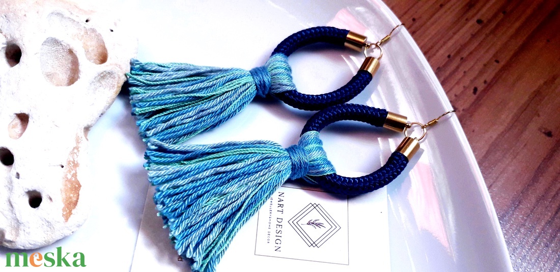 Türkiz-Kék bojtos fülbevaló  - ékszer - fülbevaló - lógó fülbevaló - Meska.hu