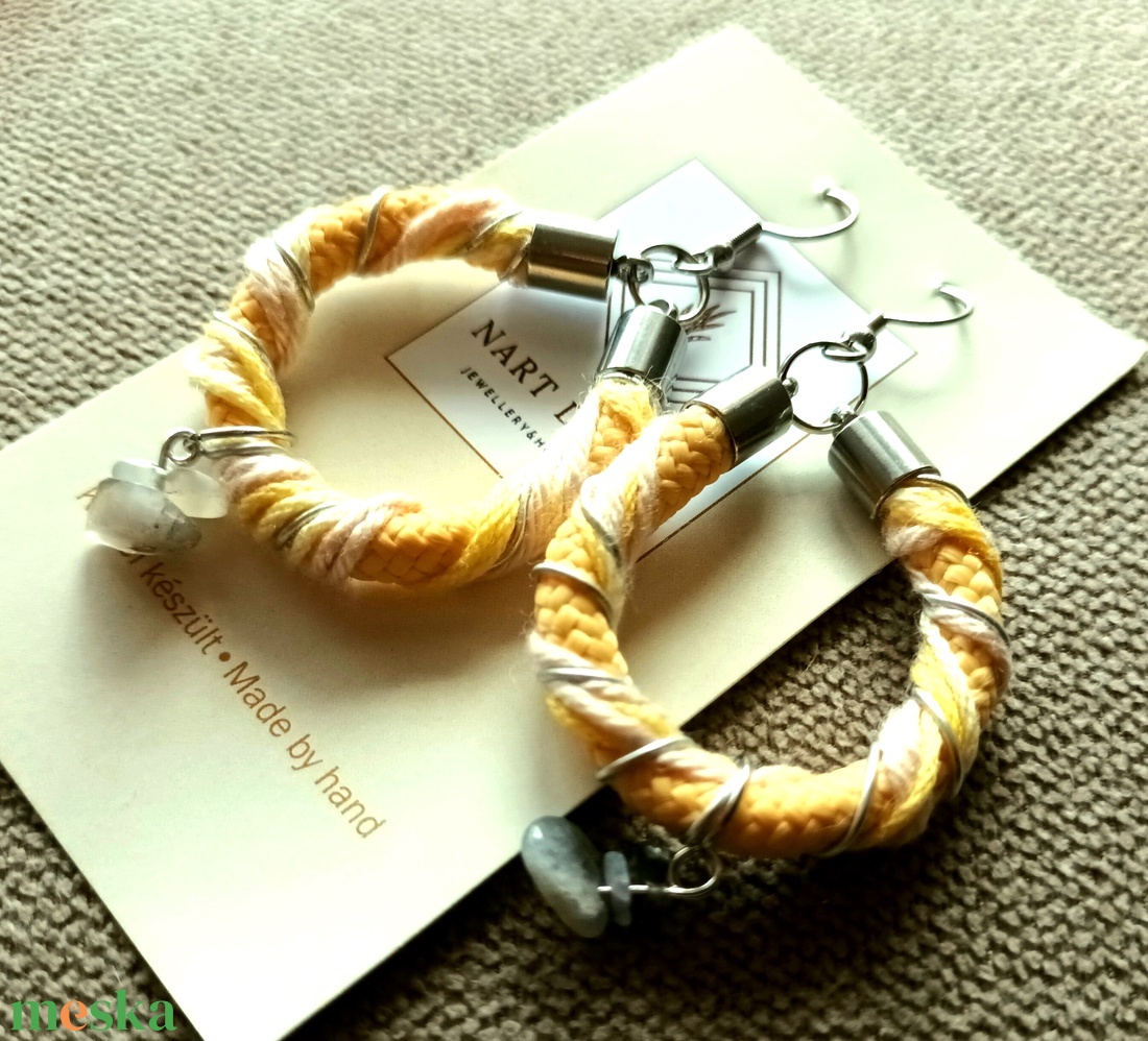 Ezüst nyár fülbevaló, pamut fonal és kötélből - ékszer - fülbevaló - lógós kerek fülbevaló - Meska.hu