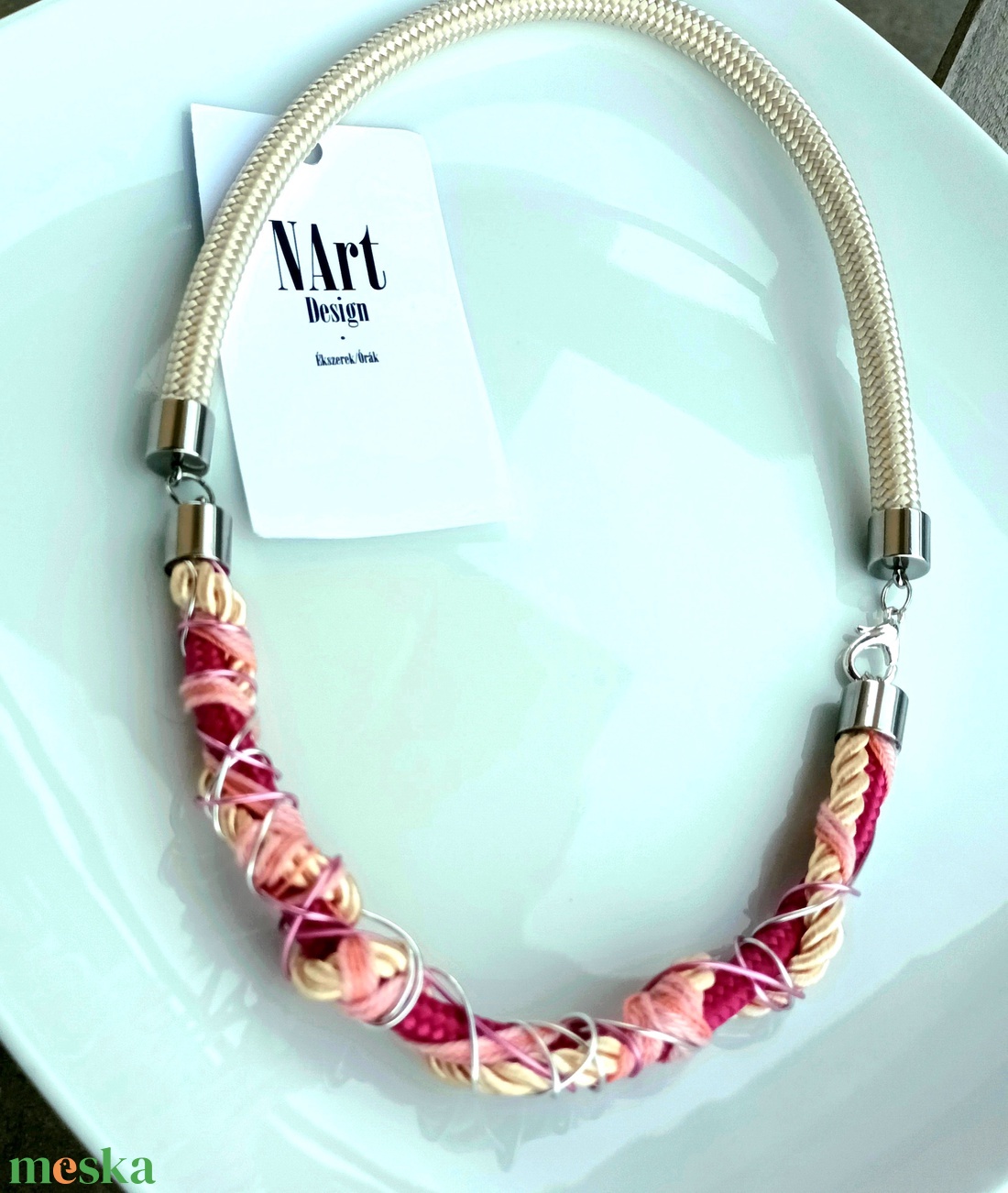 Rózsaszín mánia fonal, zsinór nyaklánc - ékszer - nyaklánc - statement nyaklánc - Meska.hu