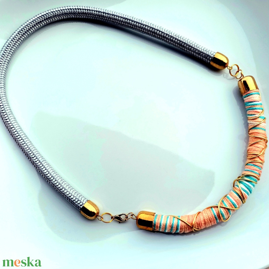 Arany-türkiz fonal, kötél nyaklánc - ékszer - nyaklánc - statement nyaklánc - Meska.hu