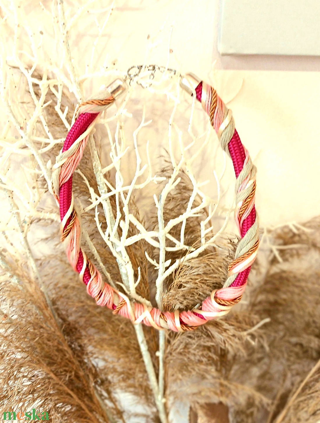 Tavaszváró nyaklánc, magenta kötél, rózsaszín pamut fonalakkal - ékszer - nyaklánc - statement nyaklánc - Meska.hu