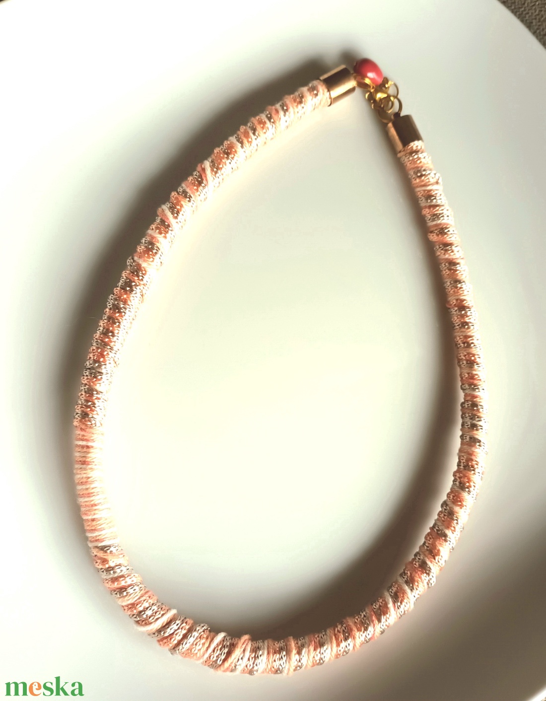 Brilles barack, beige fonal ékszer - ékszer - nyaklánc - statement nyaklánc - Meska.hu