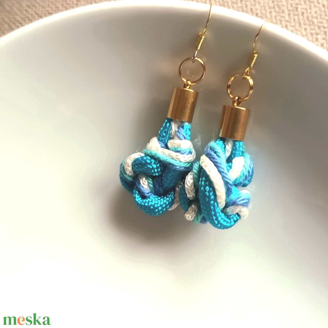 Türkíz csomózott Design fülbevaló - ékszer - fülbevaló - lógó csepp fülbevaló - Meska.hu