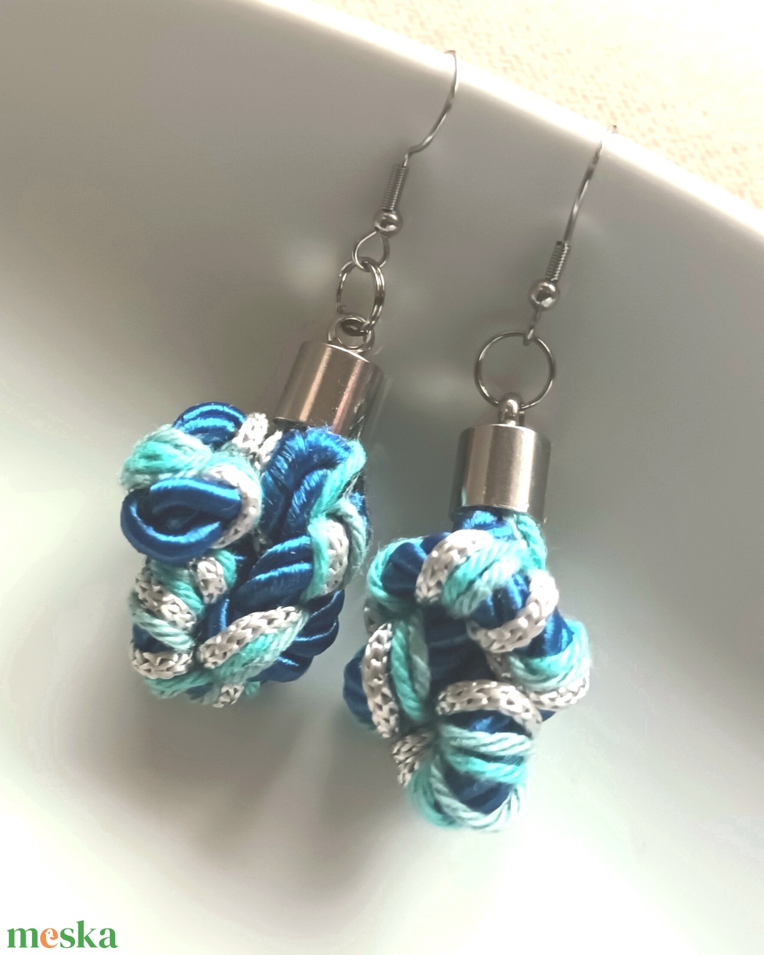Kék, csomózott Design fülbevaló - ékszer - fülbevaló - lógó csepp fülbevaló - Meska.hu