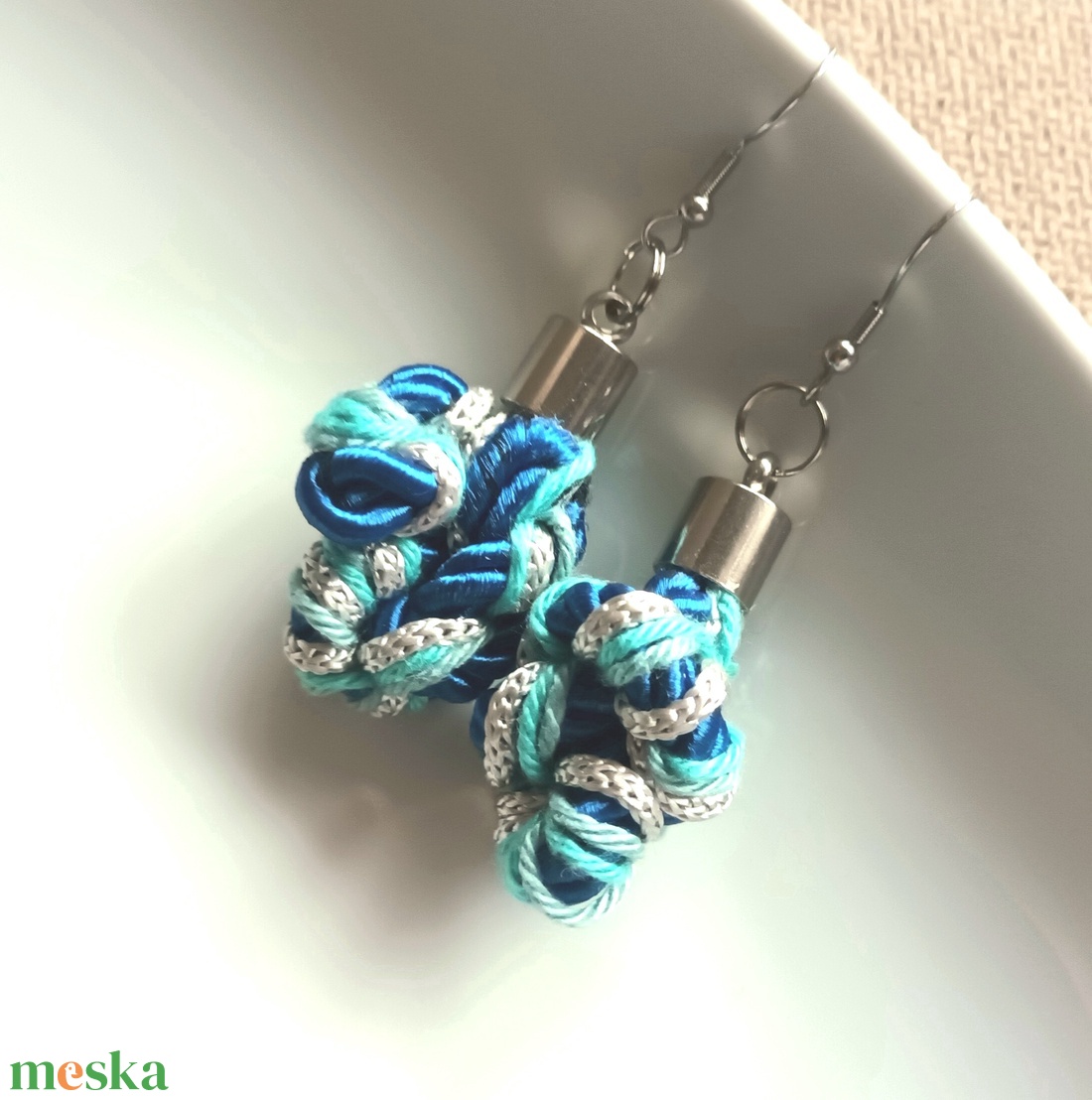 Kék, csomózott Design fülbevaló - ékszer - fülbevaló - lógó csepp fülbevaló - Meska.hu