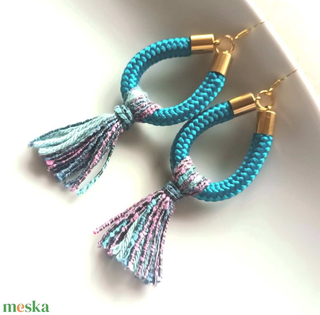 Türkíz kötél, bojtos Design fülbevaló - ékszer - fülbevaló - lógó csepp fülbevaló - Meska.hu