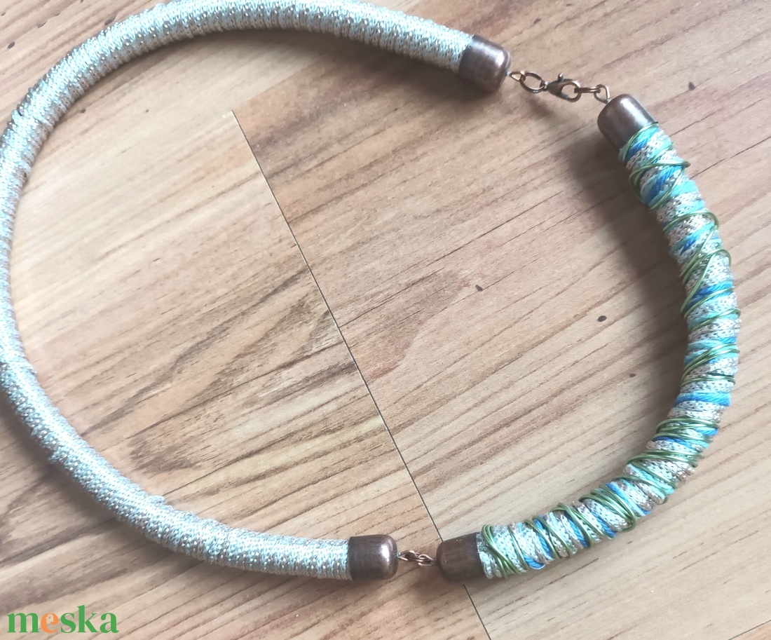 Beige, kék, ezüst fonal,  zsinór nyaklánc - ékszer - nyaklánc - statement nyaklánc - Meska.hu