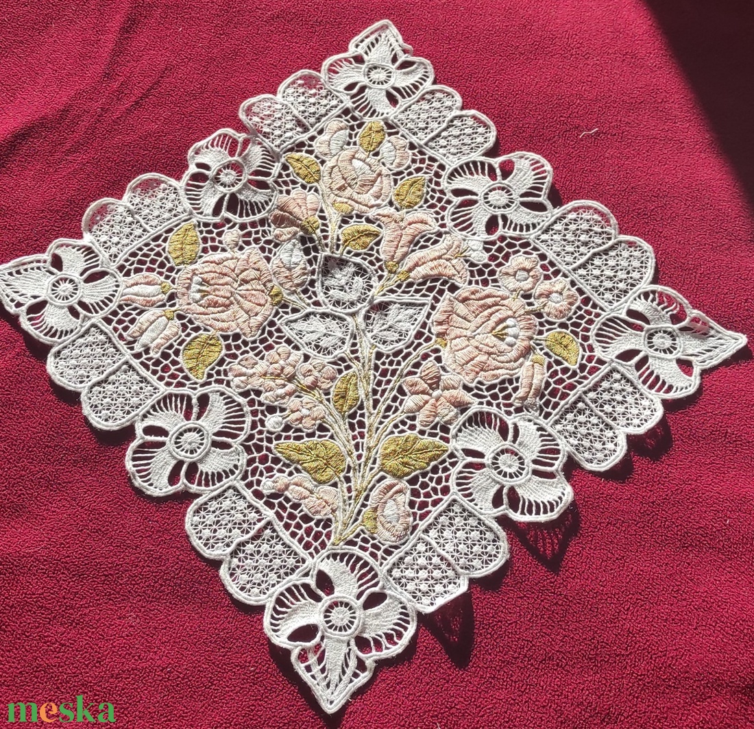 Riselt kisterítő - otthon & életmód - lakástextil - abrosz, terítő - díszterítő polcra, komódra - Meska.hu