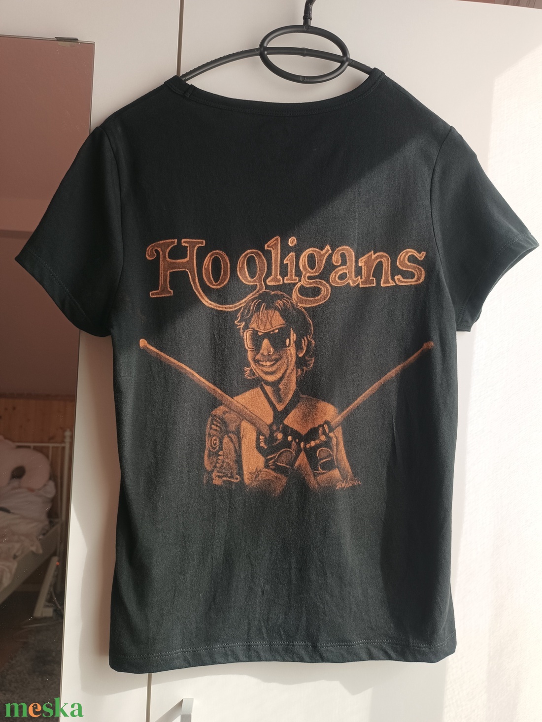 Hooligans (Kiss Endi) festett mintás pamut póló rajongónak :) - ruha & divat - női ruha - póló, felső - Meska.hu Hooligans (Kiss Endi) festett mintás pamut póló rajongónak :) - ruha & divat - női ruha - póló, felső - Meska.hu