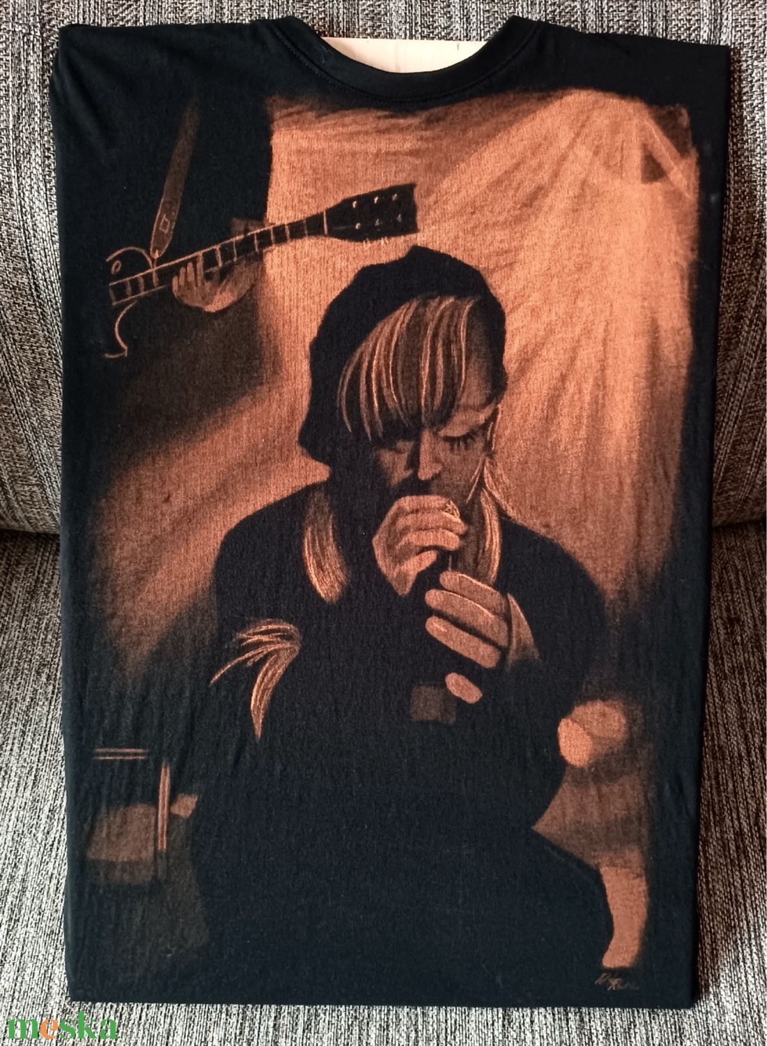 Anna and the Barbies kézzel festett póló - ruha & divat - női ruha - póló, felső - Meska.hu