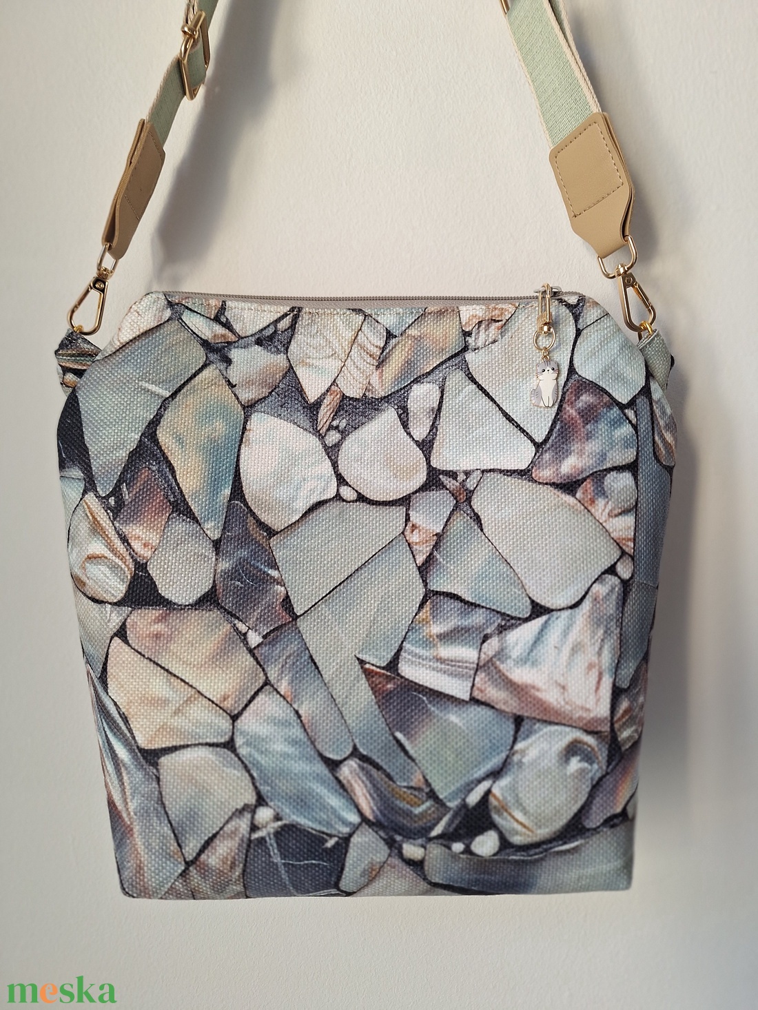 Ásvány táska - táska & tok - kézitáska & válltáska - vállon átvethető táska - Meska.hu