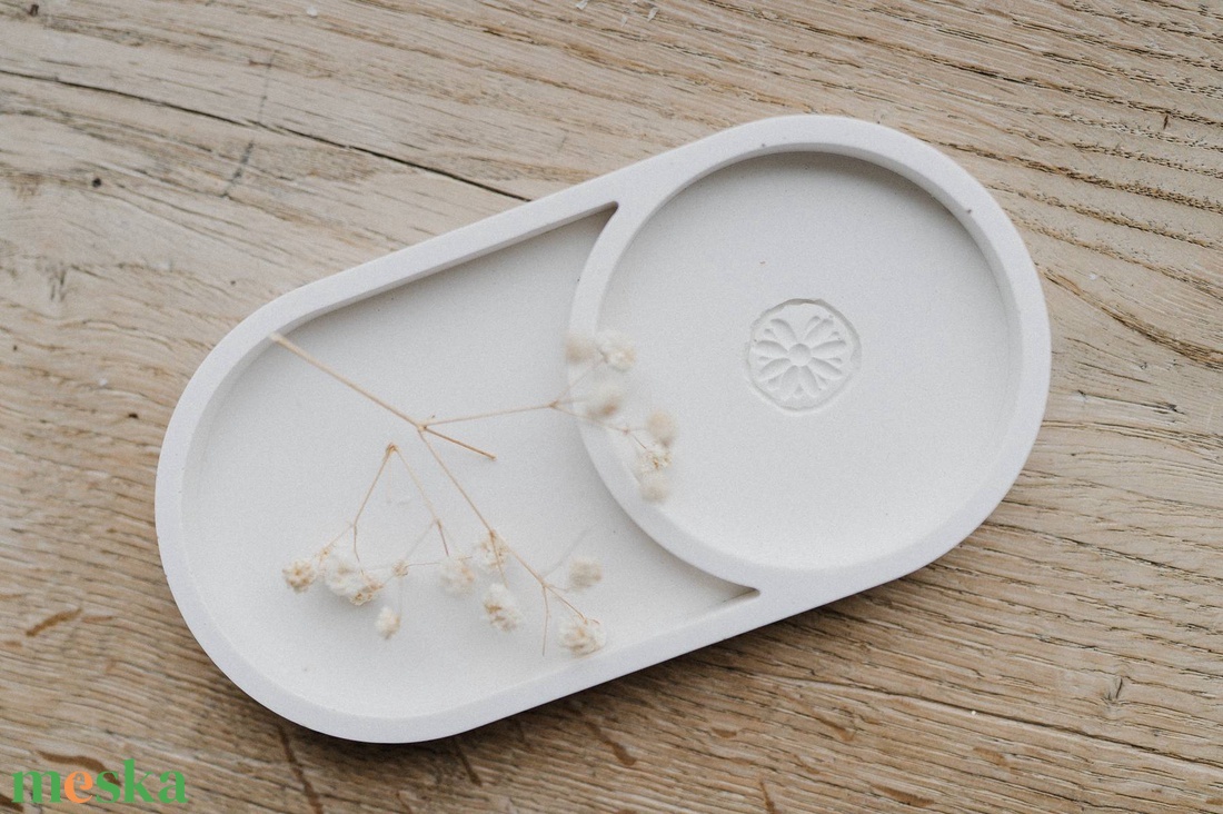 Ékszertartó dombornyomott mintával - ékszer - ékszertartó - ékszertartó tál - Meska.hu