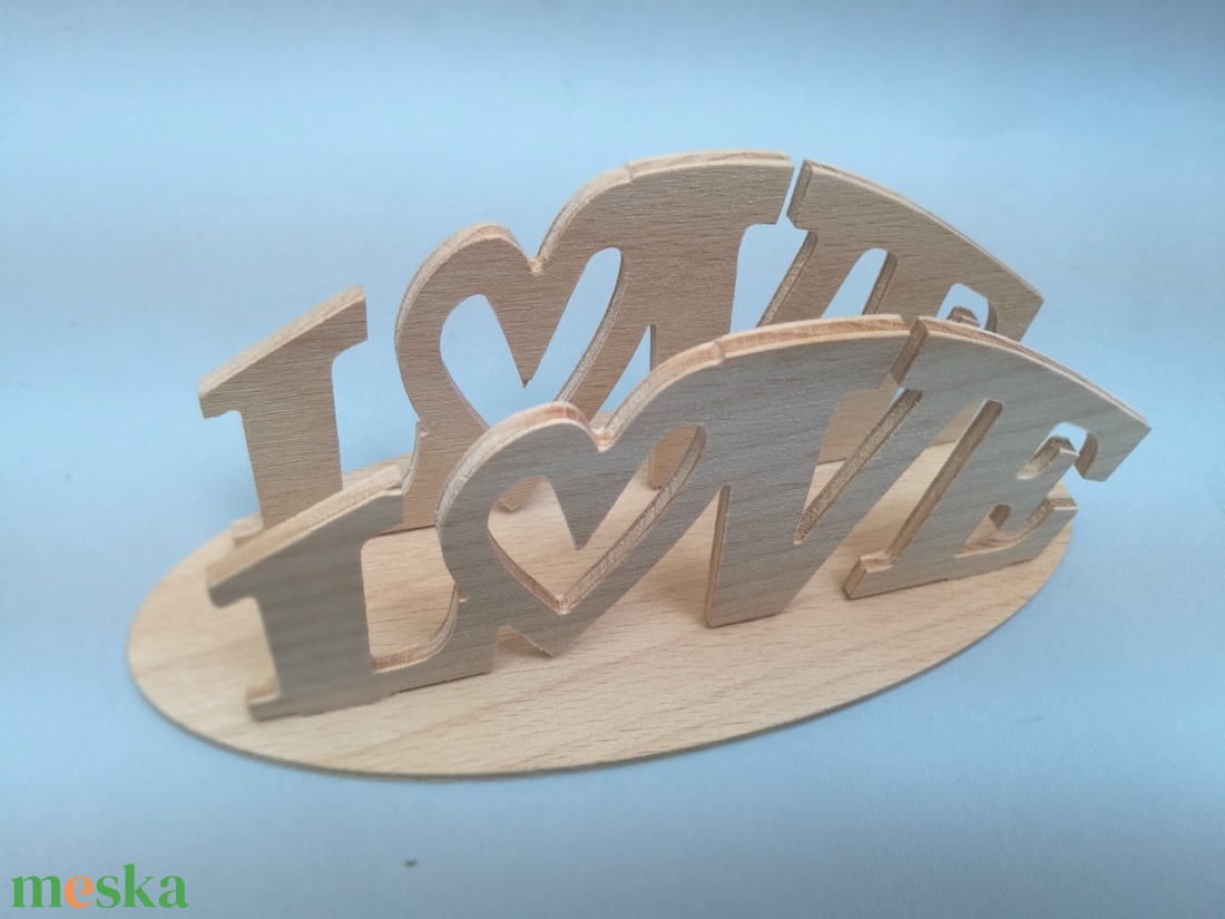 Fa asztali szalvétatartó Love felirattal - otthon & életmód - konyhafelszerelés, tálalás - tálalás - szalvétatartó, szalvétagyűrű - Meska.hu