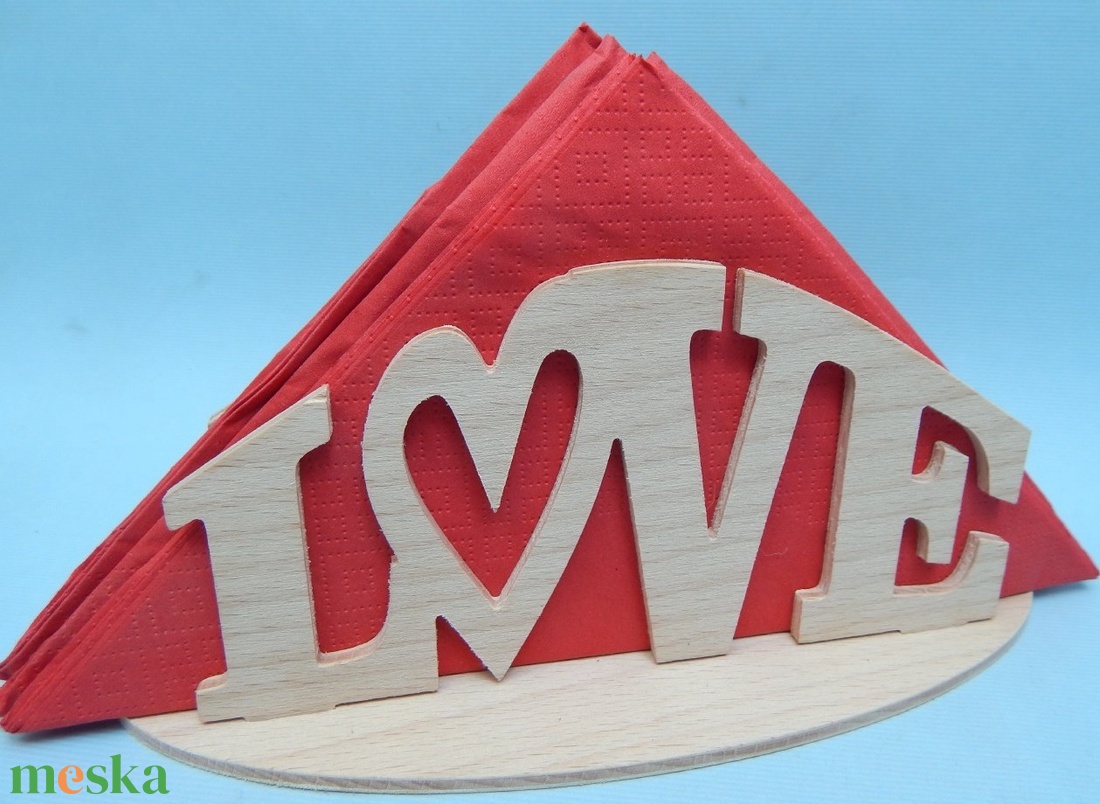 Fa asztali szalvétatartó Love felirattal - otthon & életmód - konyhafelszerelés, tálalás - tálalás - szalvétatartó, szalvétagyűrű - Meska.hu