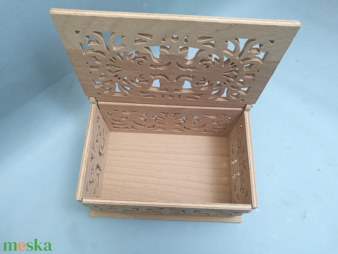 Fa doboz mintával, felül nyitható - ékszer - ékszertartó - ékszerdoboz - Meska.hu