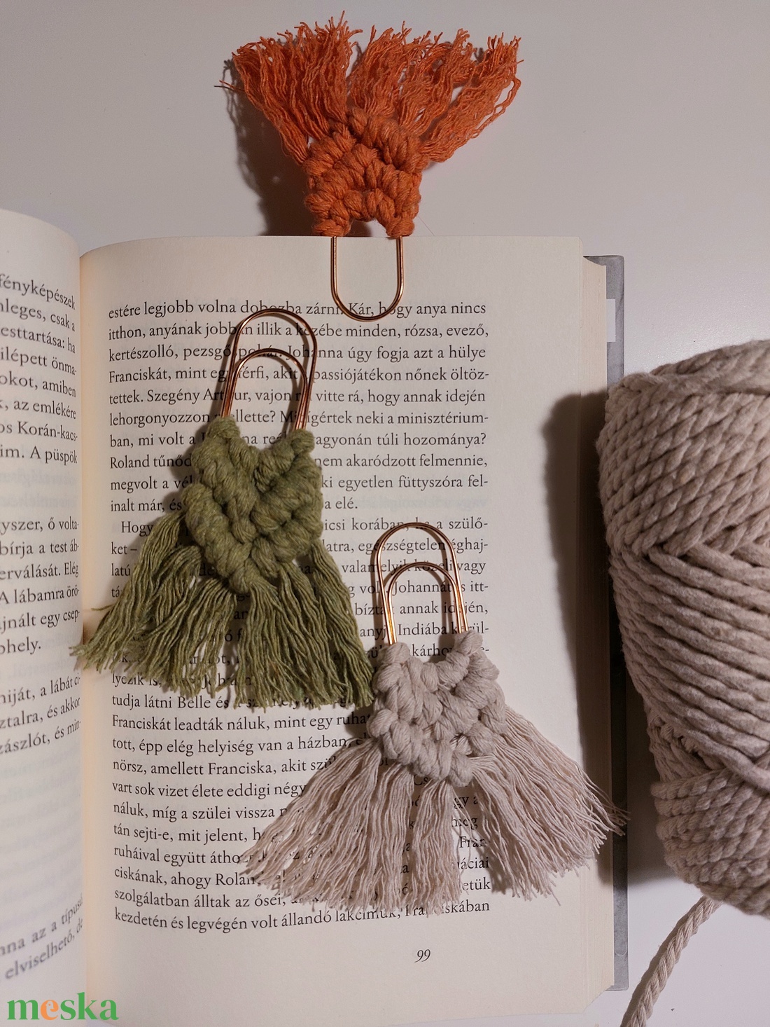 Makramé könyvjelző három színben  - könyv & zene - könyvjelző - Meska.hu
