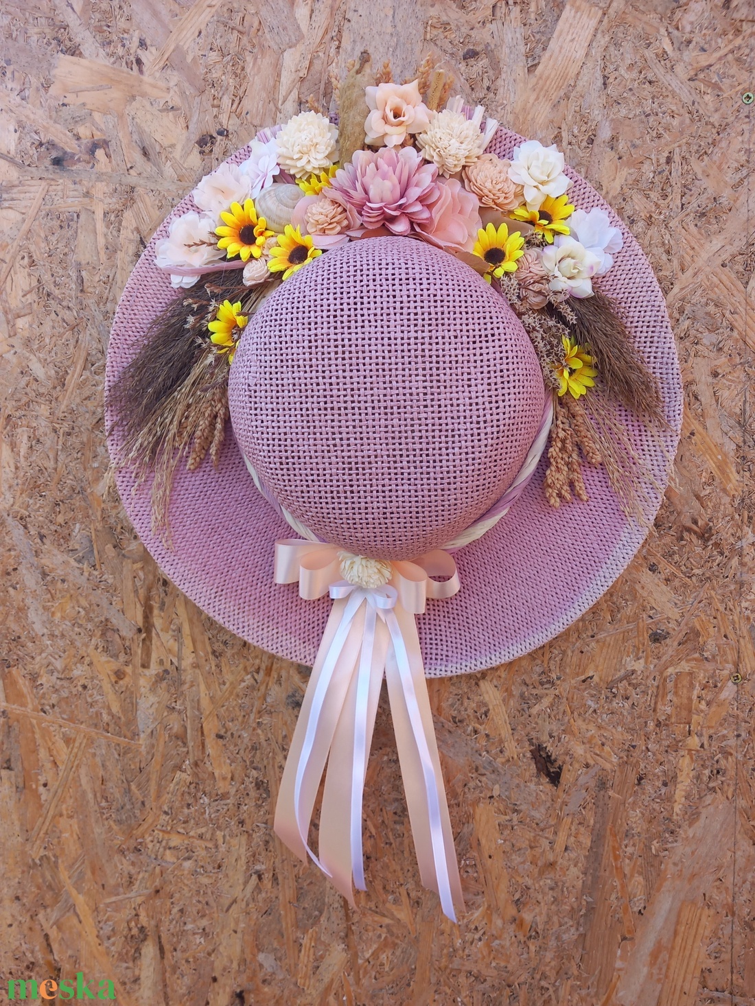 Virágzó kalap - otthon & életmód - dekoráció - ajtó- és ablak dekoráció - ablakdísz - Meska.hu