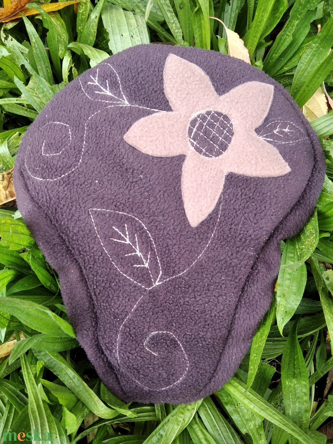 Téli bicikli nyereghuzat vízhatlan réteggel, Virág  - táska & tok - edzőtáskák - edzőtáskák - Meska.hu