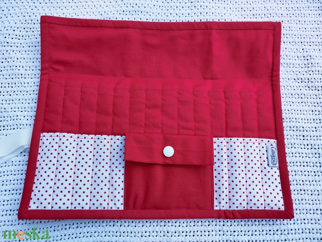 Horgolótű tartó egyedi hímzéssel - otthon & életmód - tárolás & rendszerezés - tárolókosár - Meska.hu