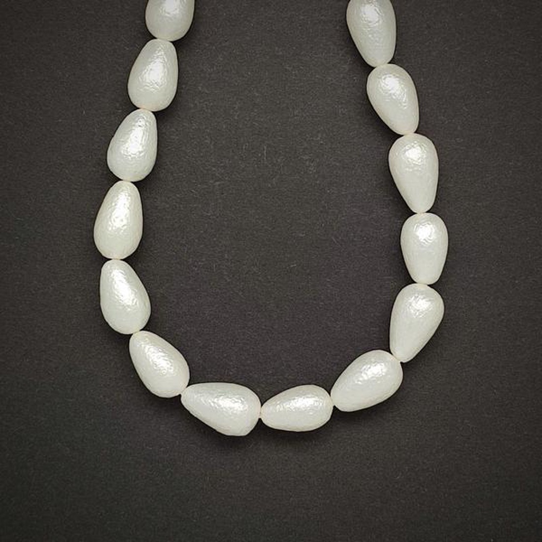 Kagyló bevonatos csepp rücskös 10x16mm ékszerkészítő alapanyag (füzér) - kellékek & szerszámok - ásvány alapanyag - ásványfüzér - Meska.hu