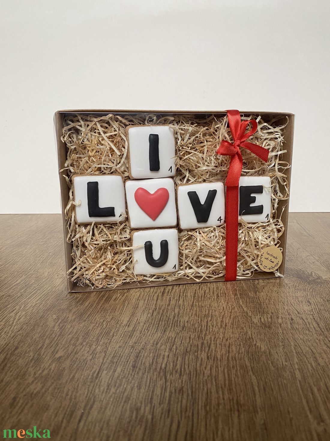 Scrabble love - Mézeskalács dísz dobozban - otthon & életmód - dekoráció - asztal és polc dekoráció - díszdoboz - Meska.hu Scrabble love - Mézeskalács dísz dobozban - otthon & életmód - dekoráció - asztal és polc dekoráció - díszdoboz - Meska.hu