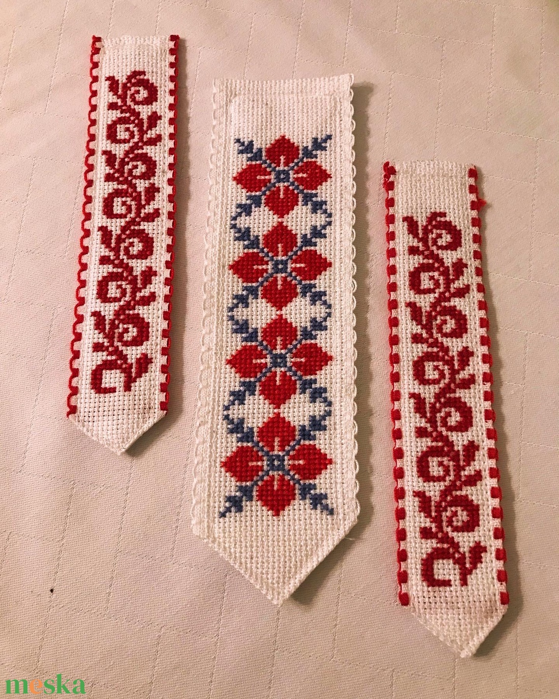 Keresztszemes hímzett könyvjelző - könyv & zene - könyvjelző - Meska.hu Keresztszemes hímzett könyvjelző - könyv & zene - könyvjelző - Meska.hu