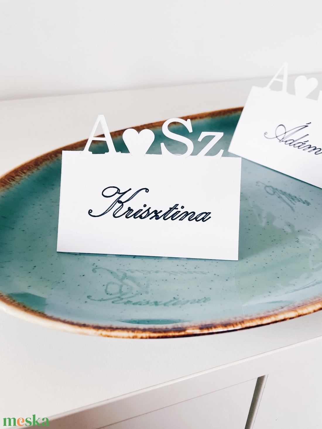 Kezdőbetűs ültető kártya - esküvő - meghívó & kártya - ültetési rend - Meska.hu